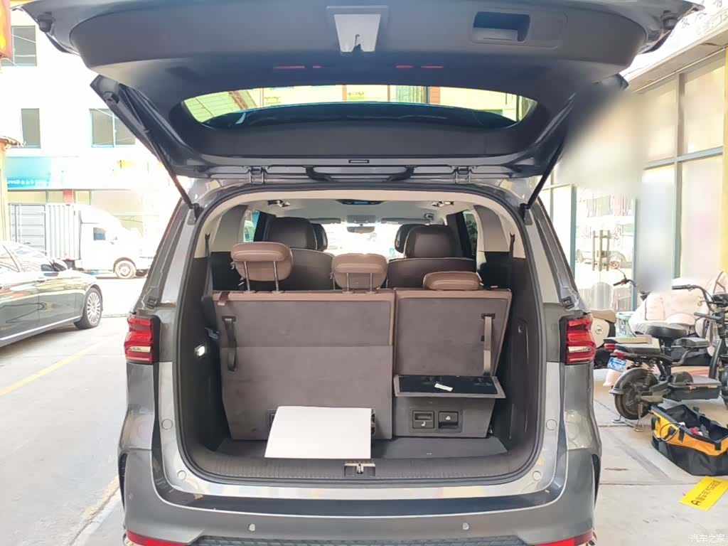 Roewe iMAX8, 2024 19