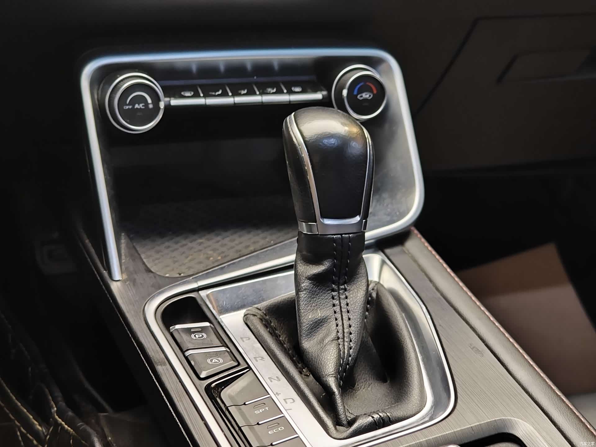 Geely Binray, 2020 17