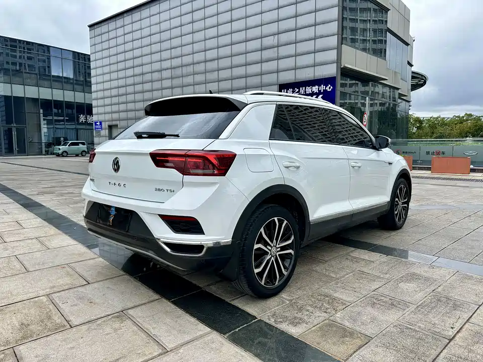 Volkswagen T-ROC exploring Songs