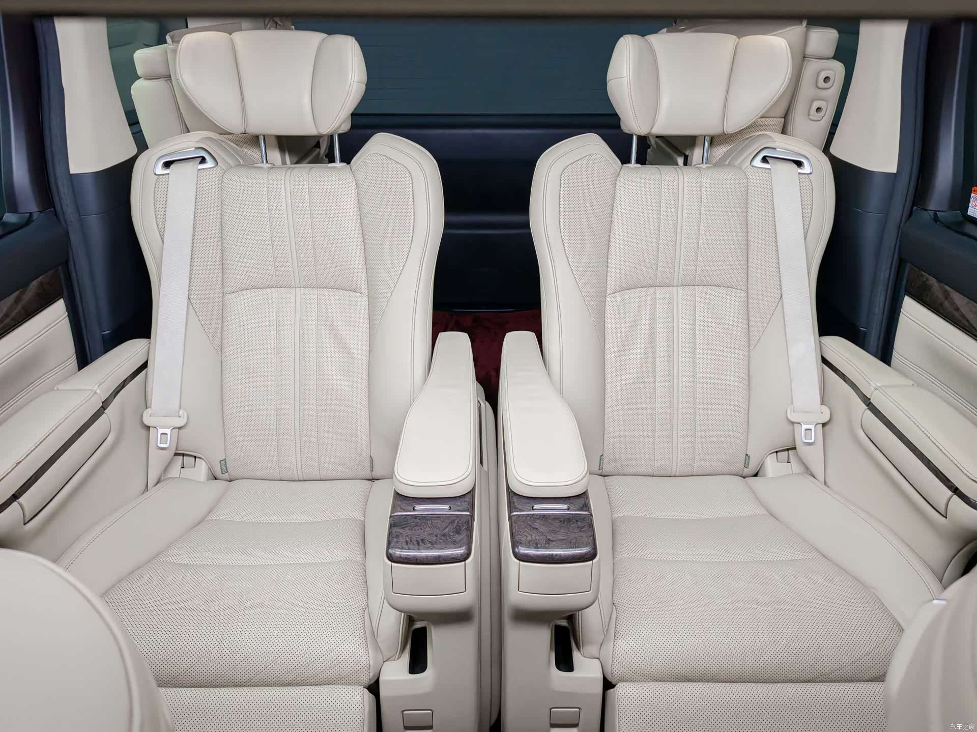 Toyota Alphard, 2018 11