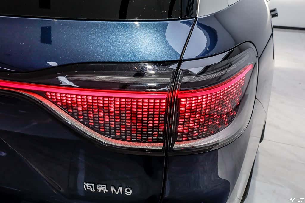 AITO M9, 2025 10