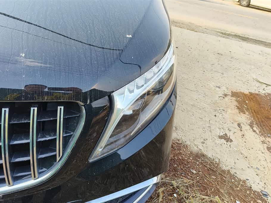 Mercedes-Benz V-class