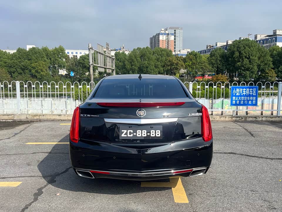 Cadillac XTS