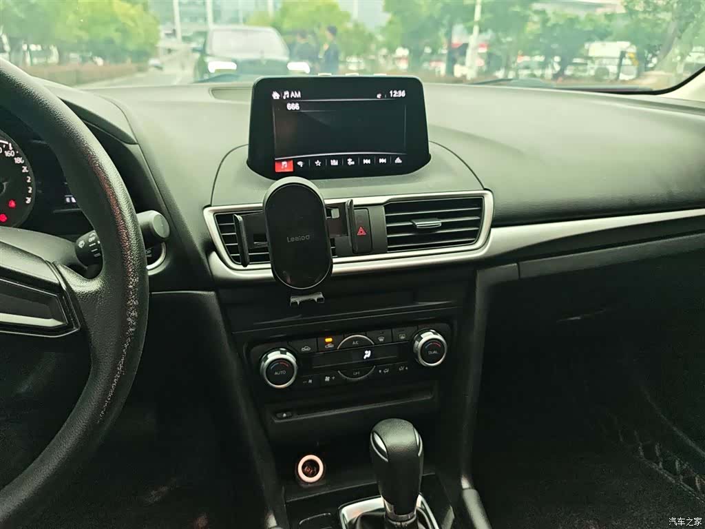 Mazda Mazda3, 2019 11