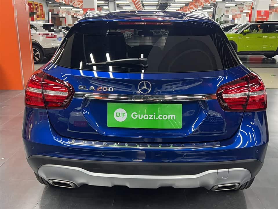 Mercedes-Benz GLA Mercedes-Benz GLA