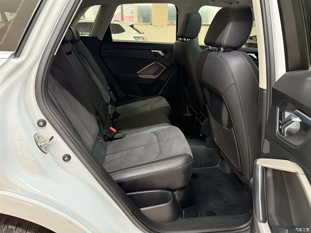 Audi Q3, 2023 12