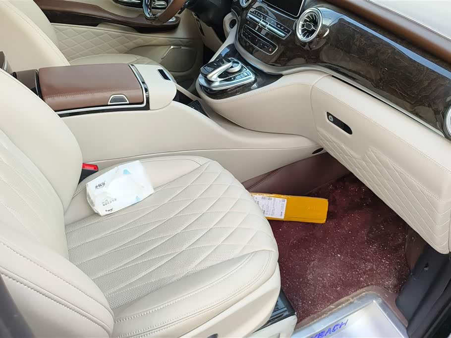 Mercedes-Benz V-class