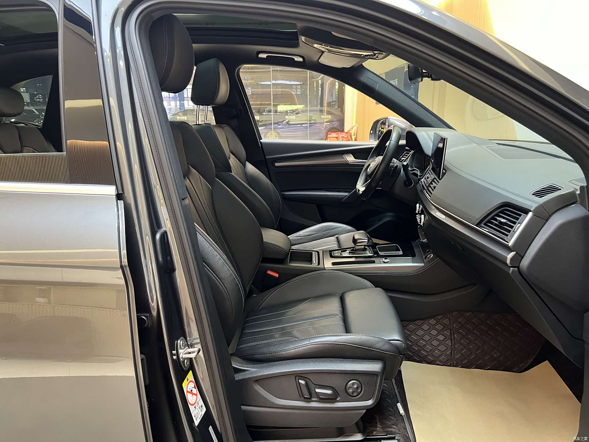 Audi Q5L, 2022 10