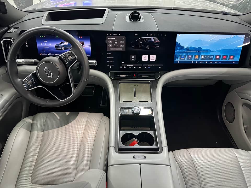 AITO Ask the world M9