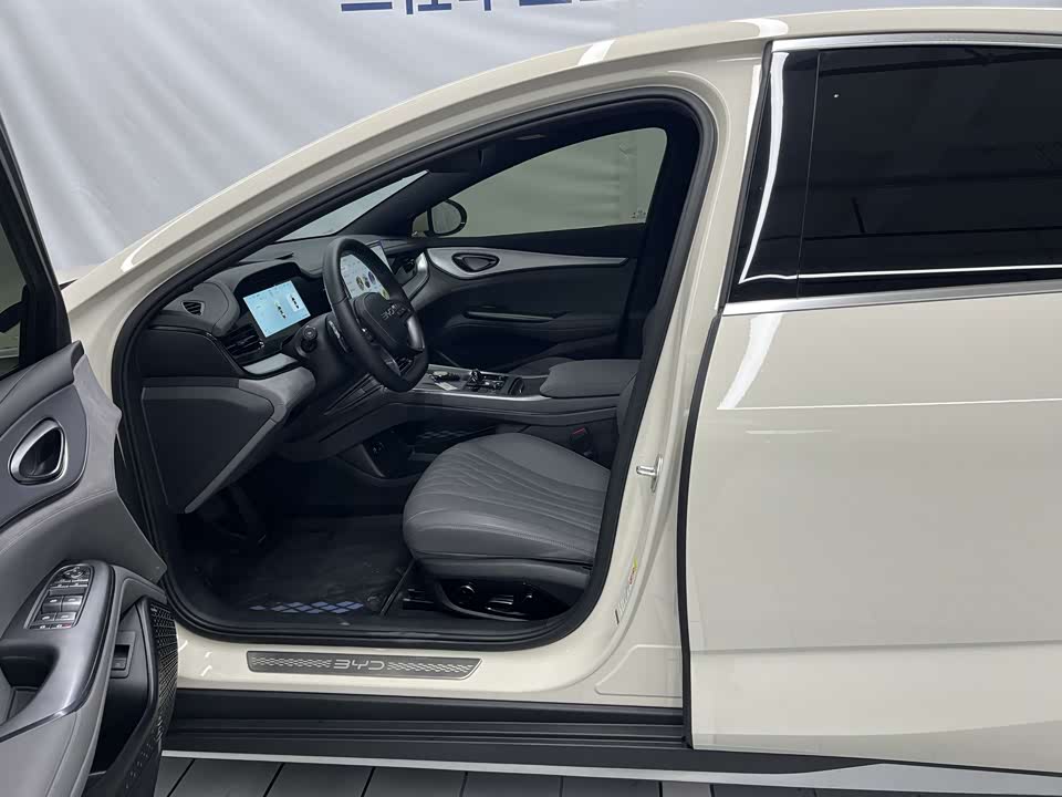 BYD Seal 07 DM-i