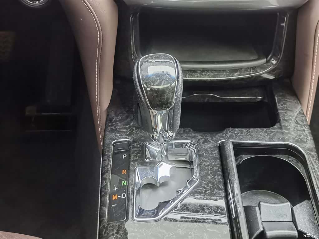 Toyota Crown, 2018 13