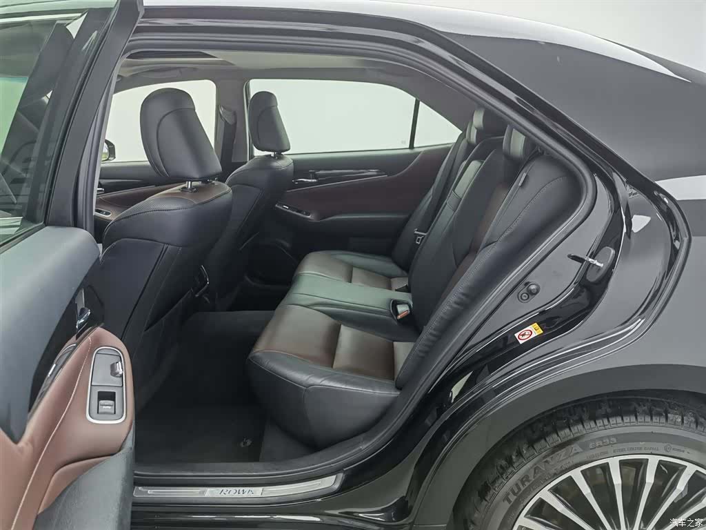 Toyota Crown, 2018 15