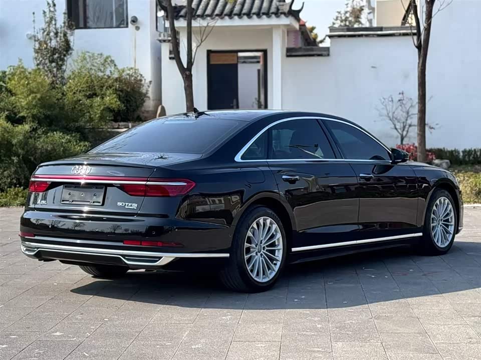 Audi A8
