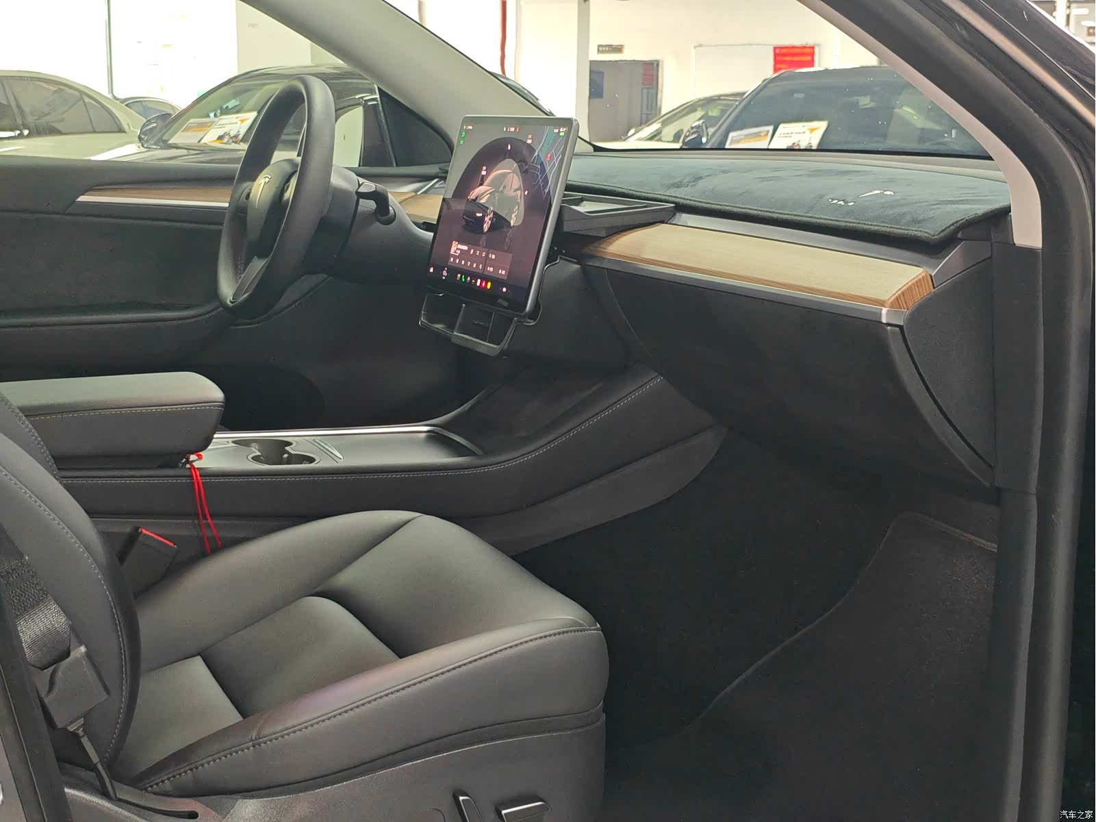 Tesla Model Y, 2022 13