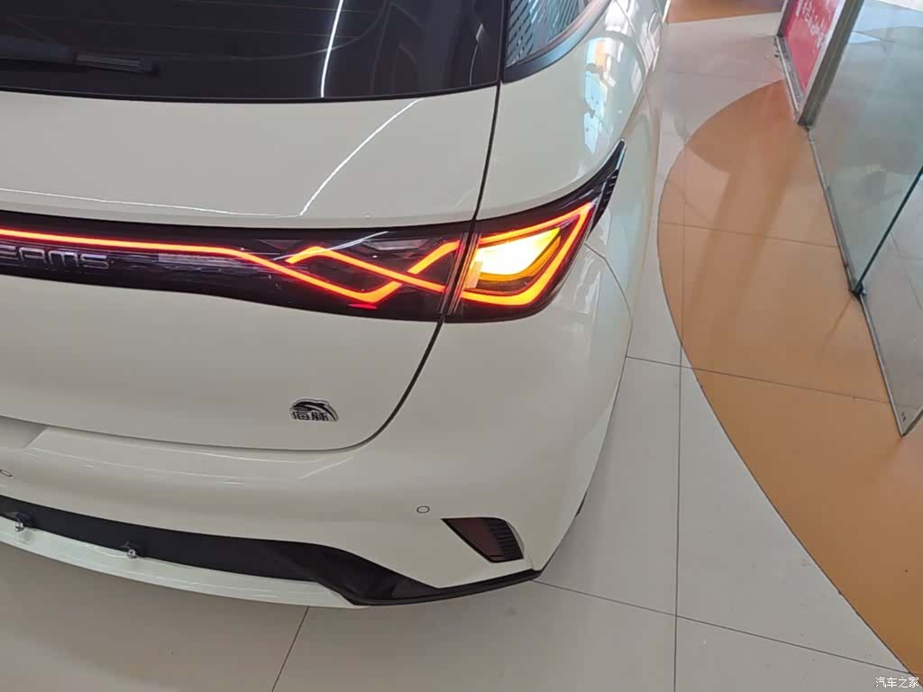 BYD Dolphin, 2023 8