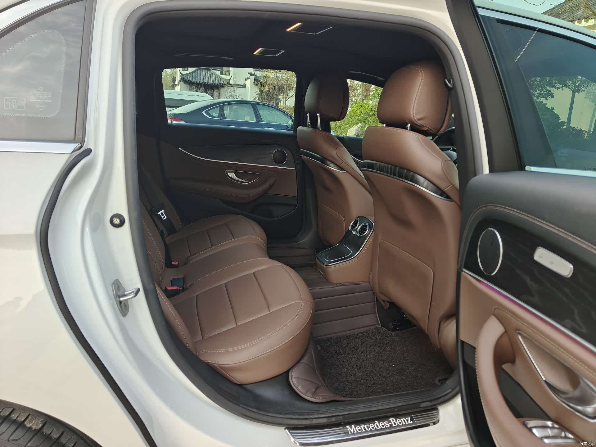 Mercedes-Benz E-Class, 2022 12
