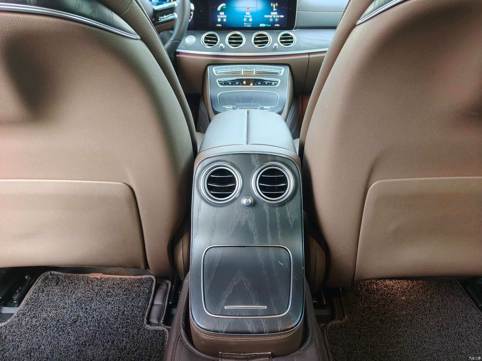 Mercedes-Benz E-Class, 2022 18