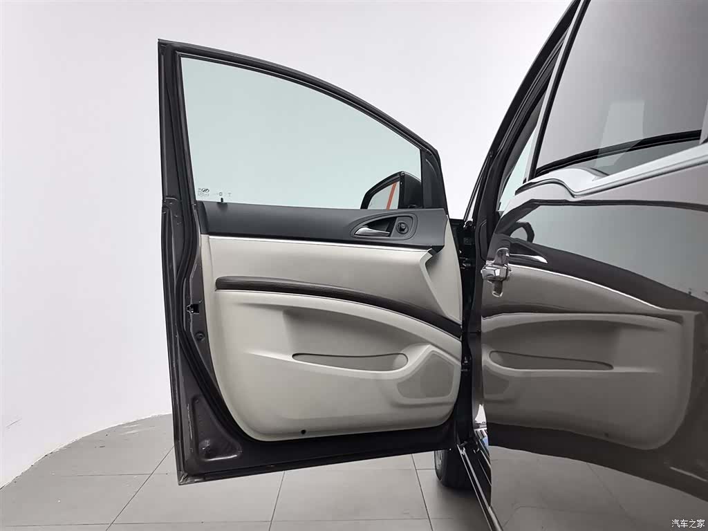 Buick GL8, 2023 8