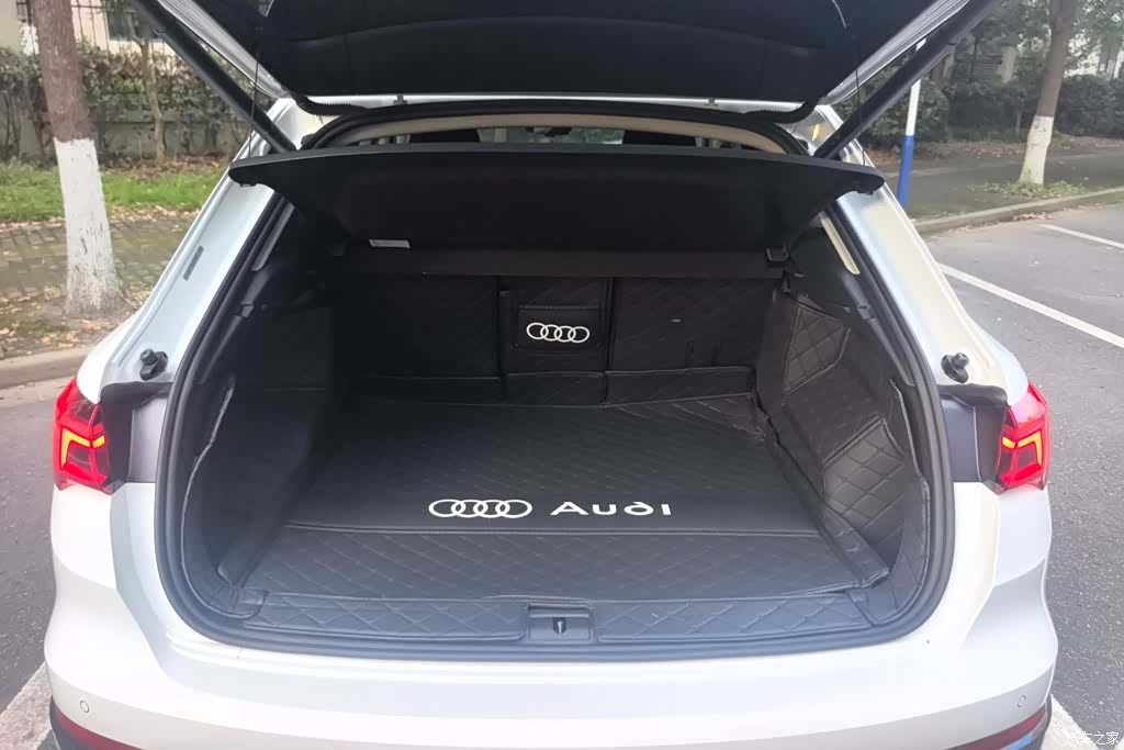 Audi Q3, 2021 4