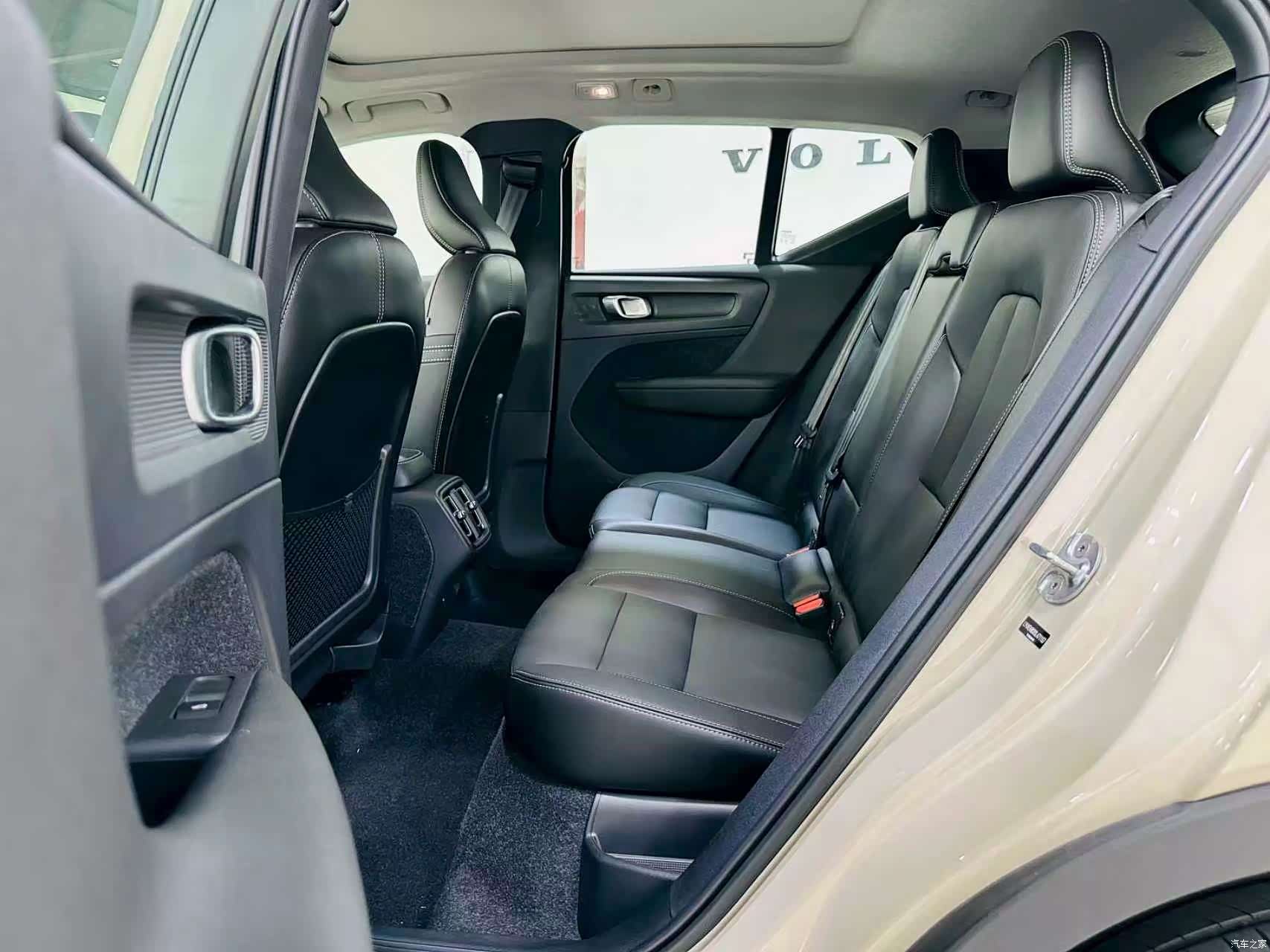 Volvo XC40, 2024 10