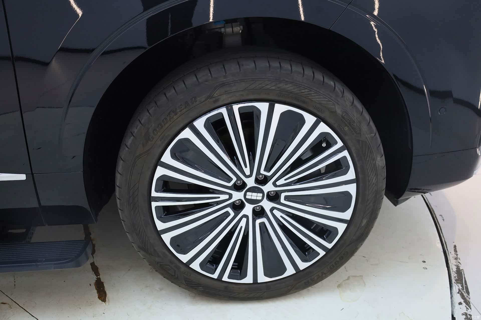 Geely M9, 2025 11