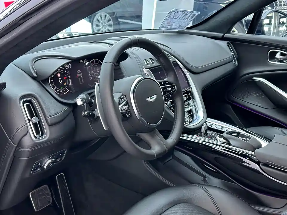 Aston Martin DBX Aston Martin DBX