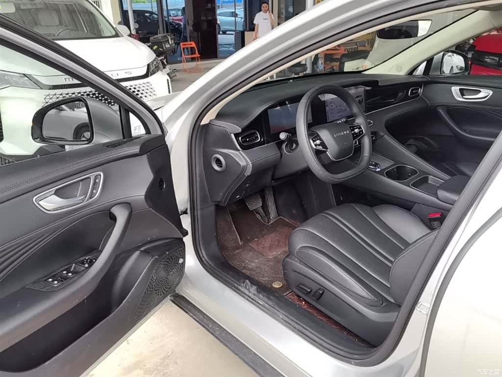 Roewe D7, 2025 16