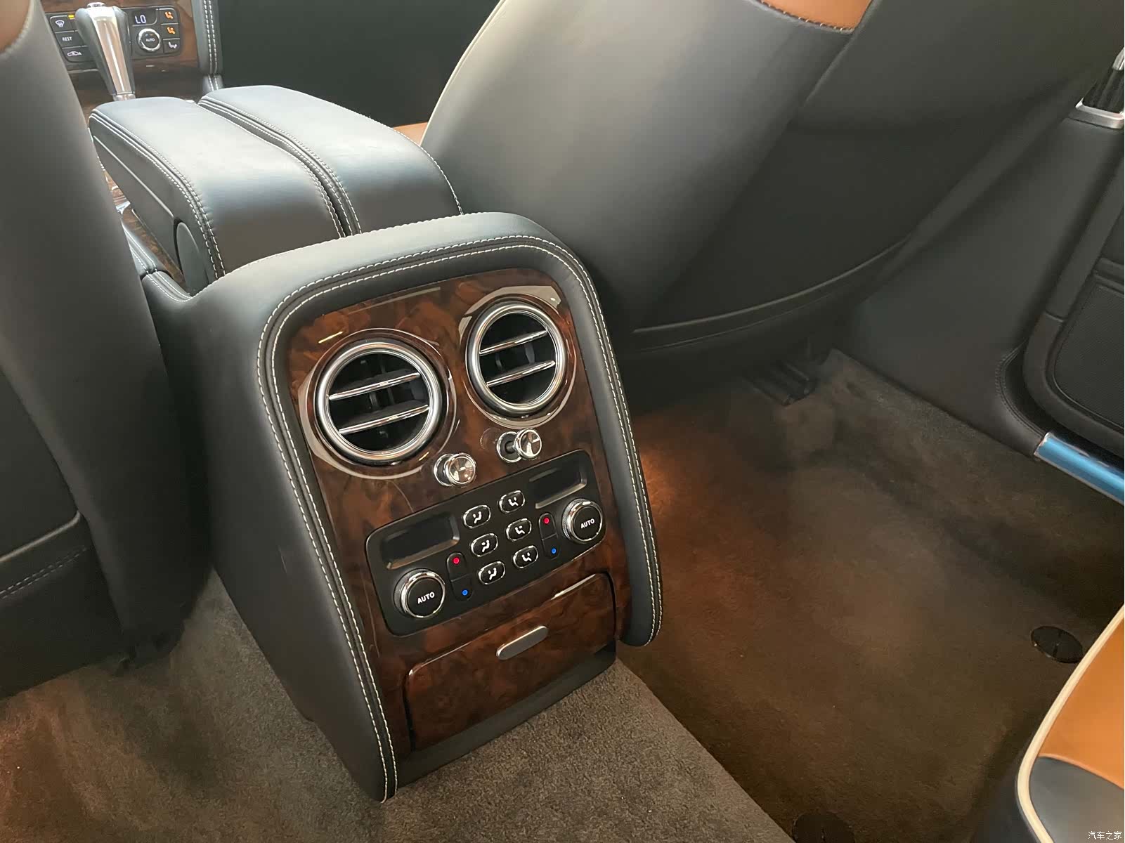 Bentley Flying Spur, 2012 16