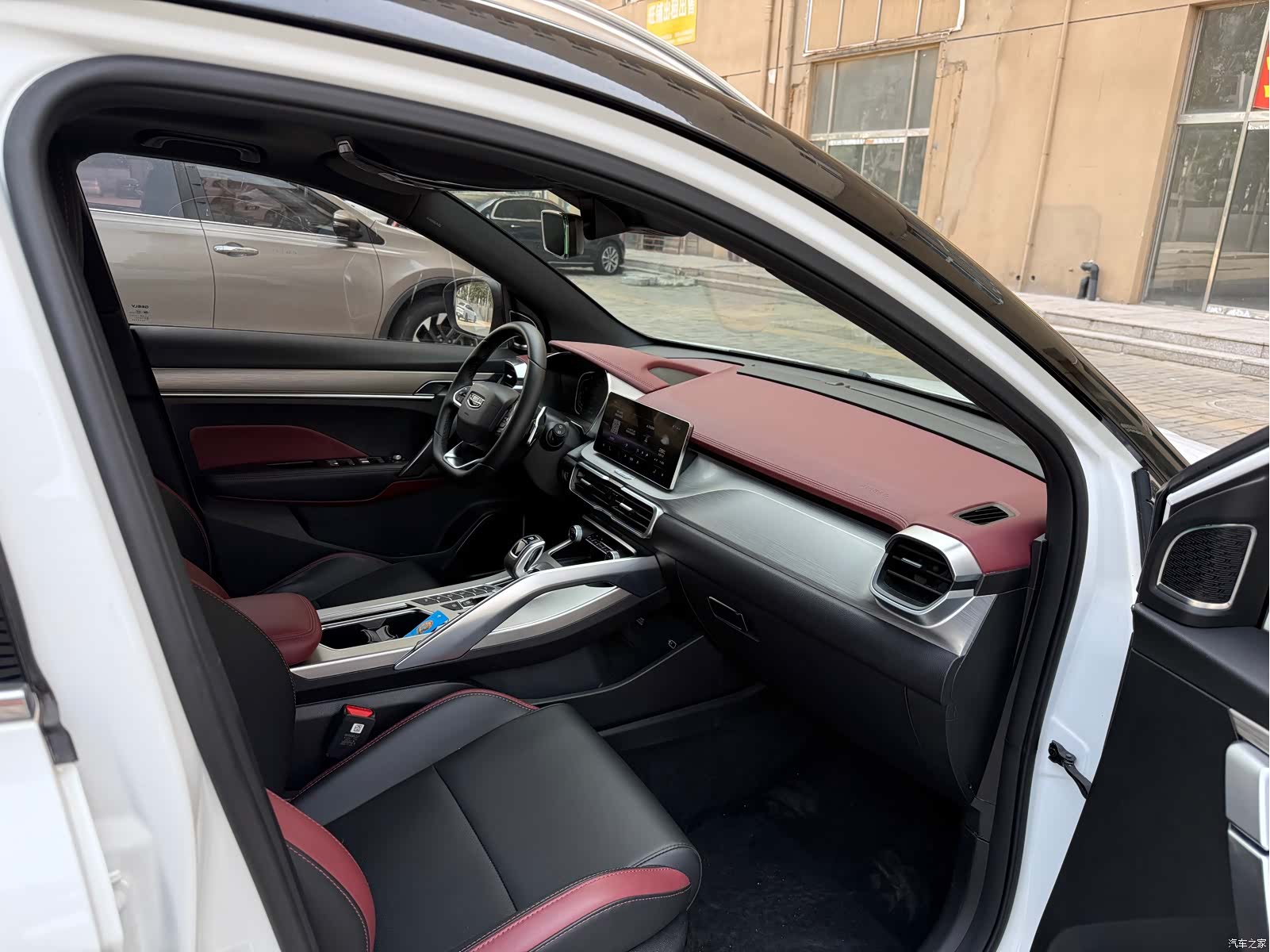 Geely Coolray, 2021 7