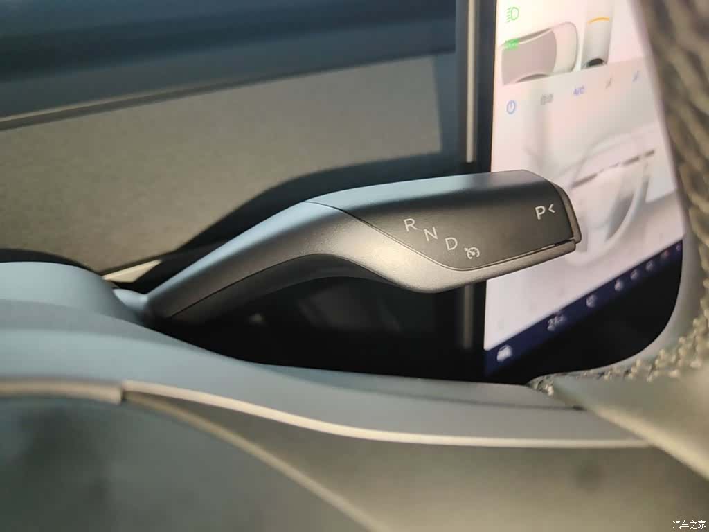 Tesla Model Y, 2023 14
