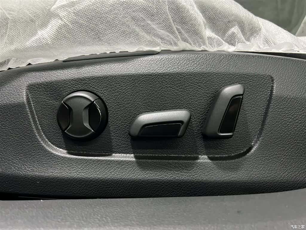 Skoda Superb, 2025 8