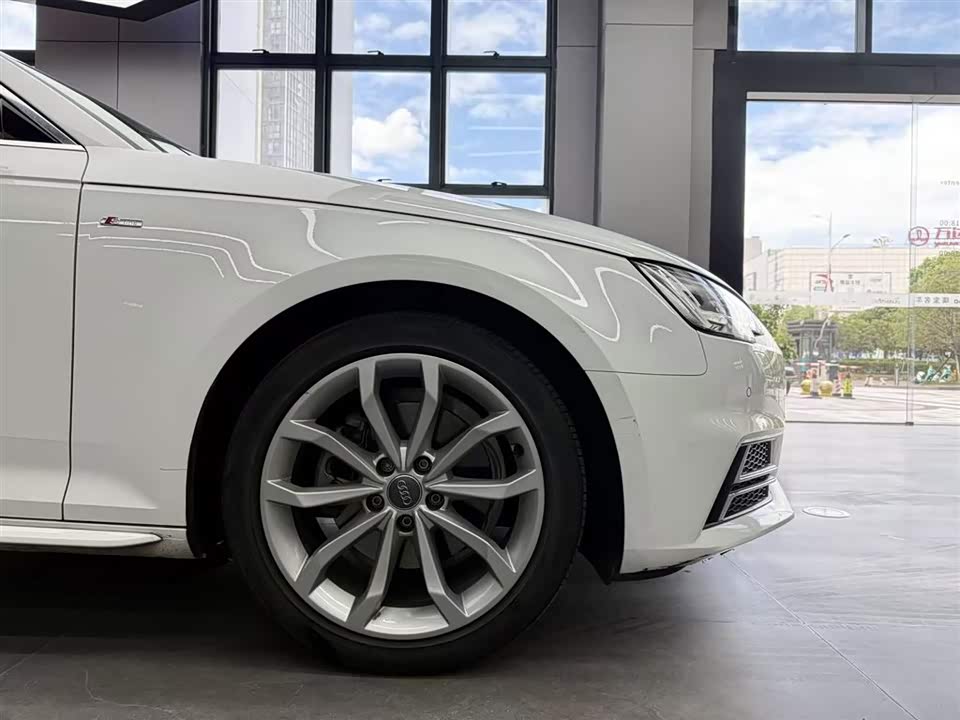 Audi A4L