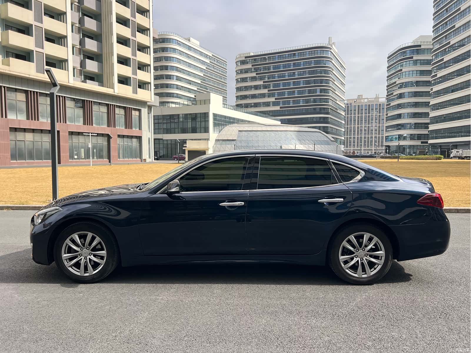 Infiniti Q70, 2018 7