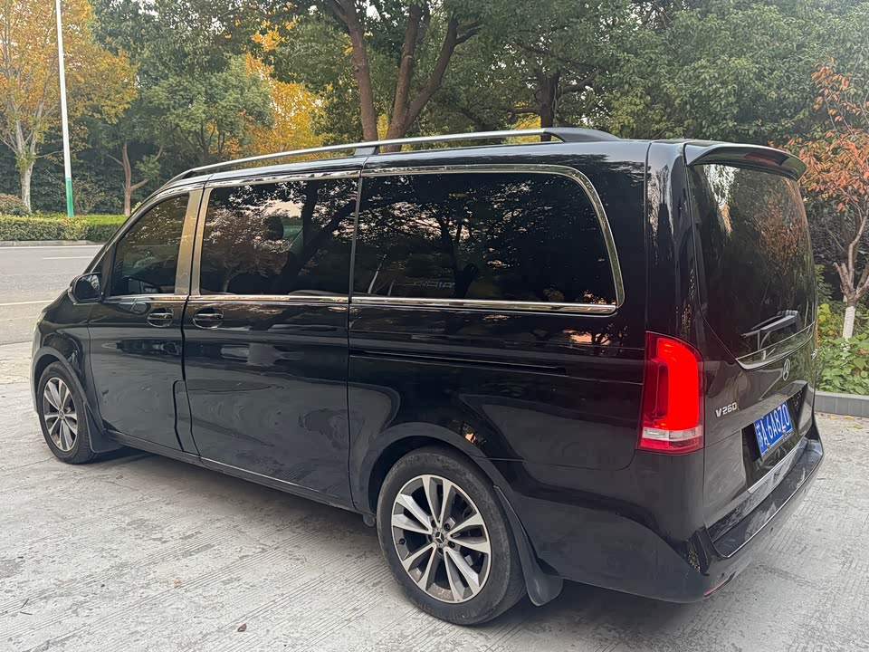 Mercedes-Benz V-class