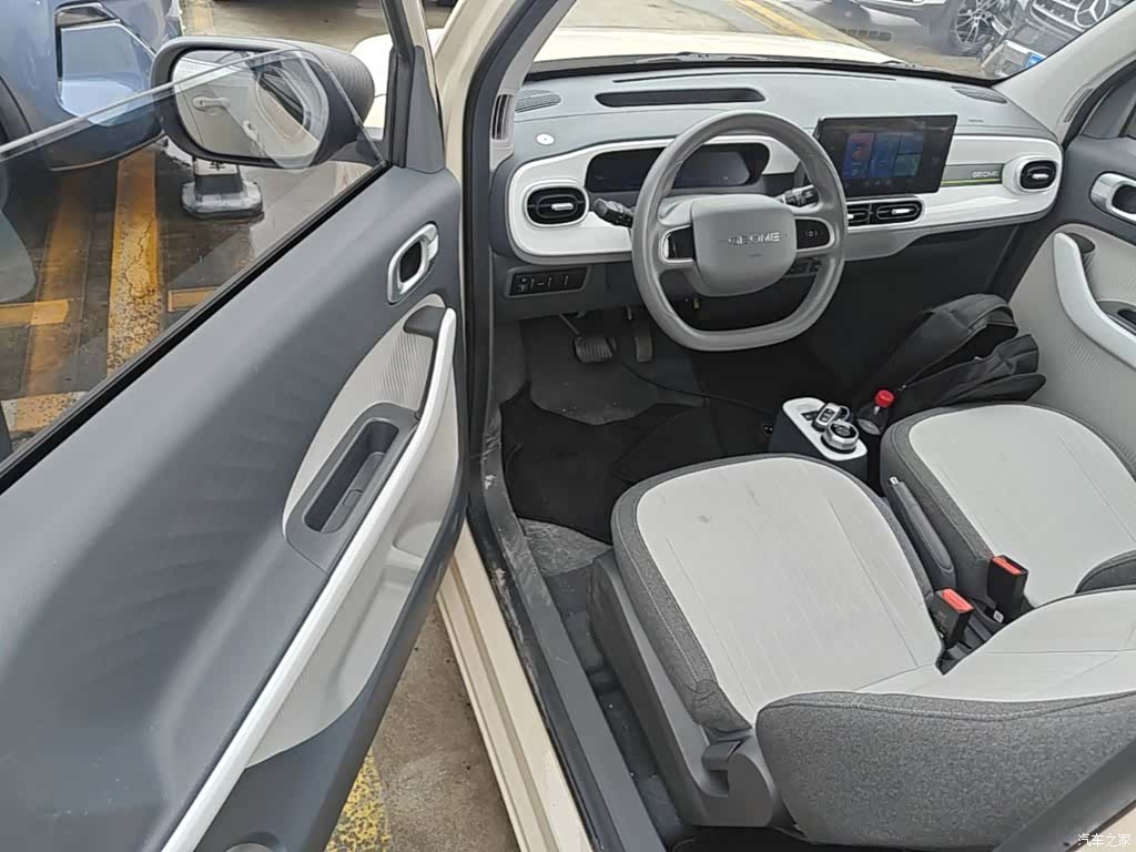 Geely Panda, 2025 16