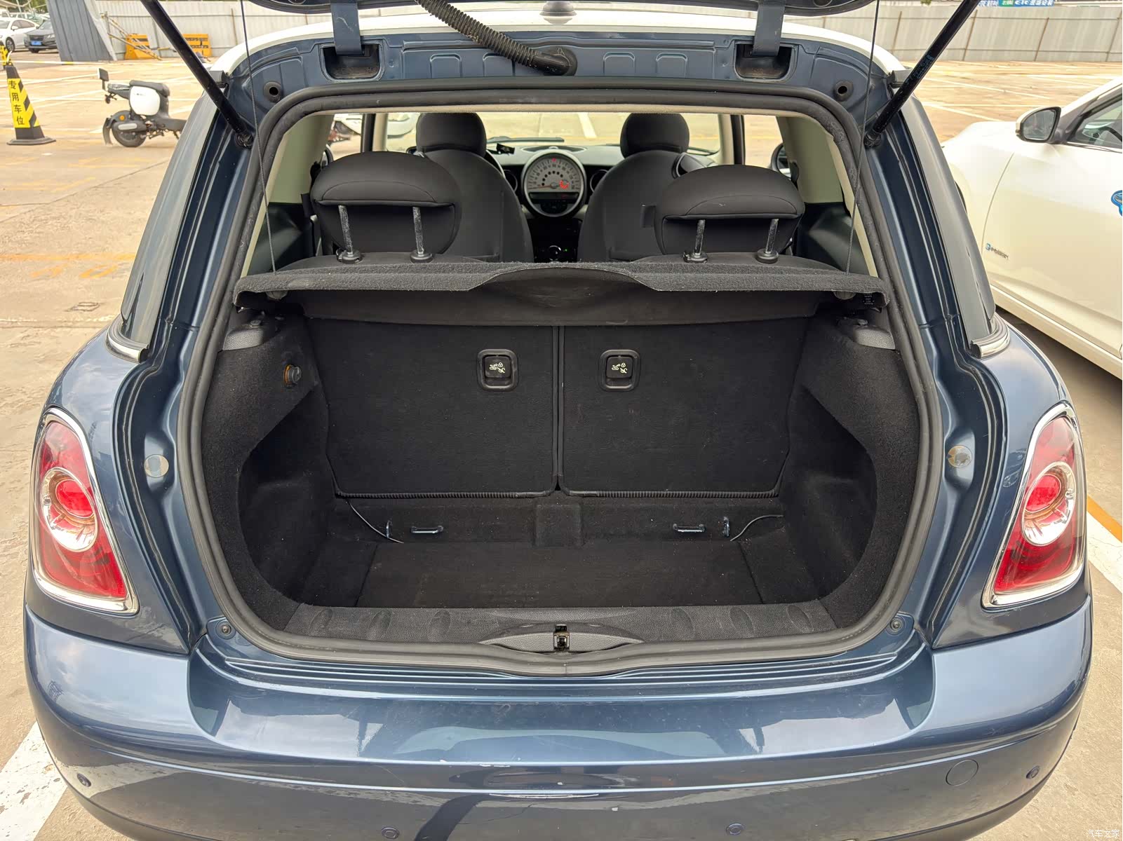 Mini Cooper, 2011 16