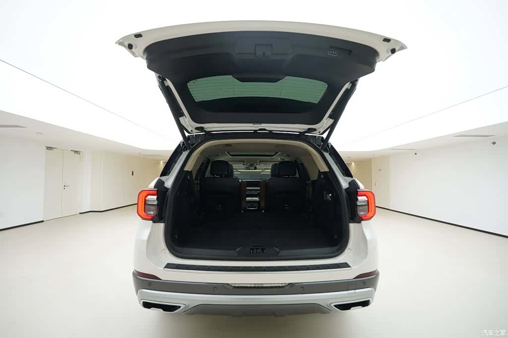 Ford Explorer, 2024 6