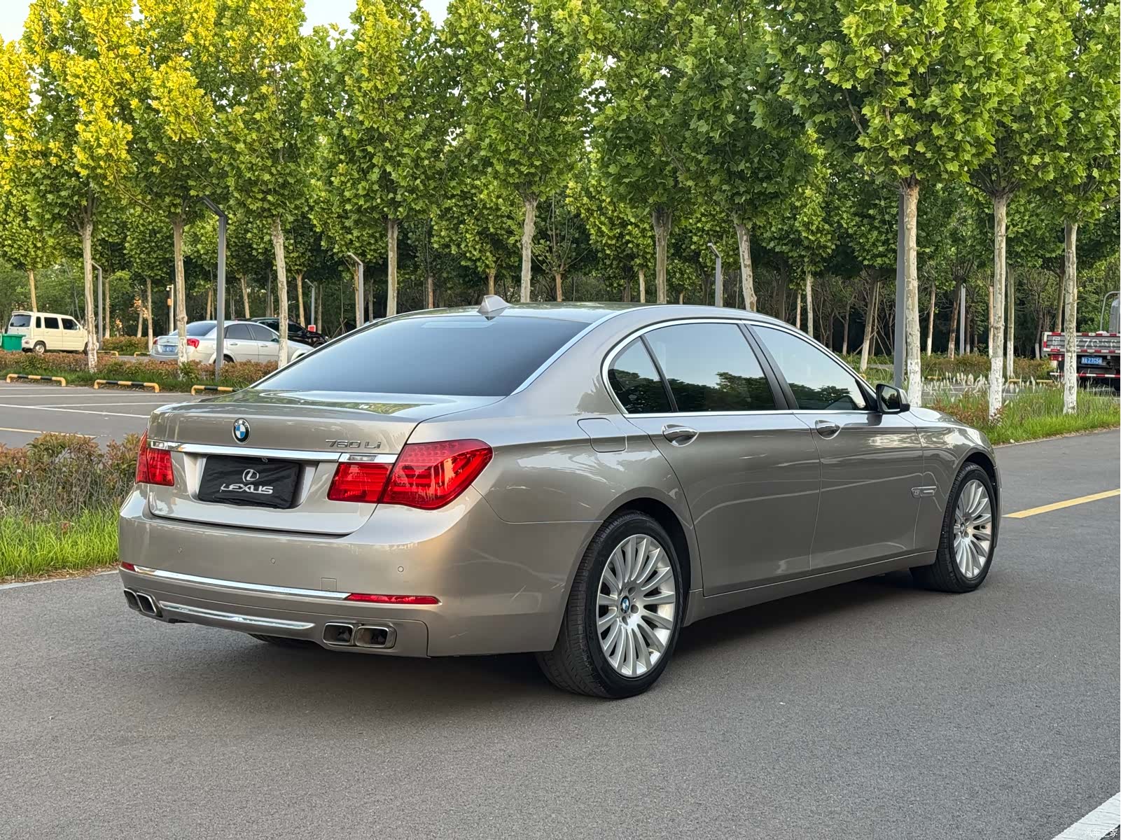 BMW 7 Series, 2012 9