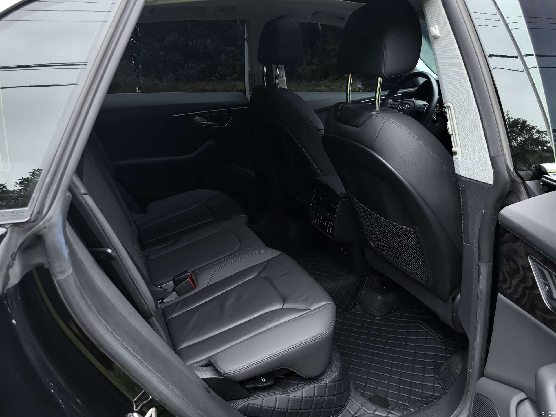 Audi Q8, 2021 10