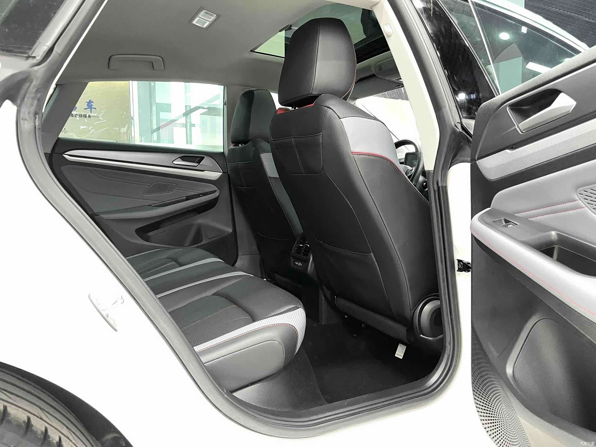 Volkswagen Lamando, 2023 14