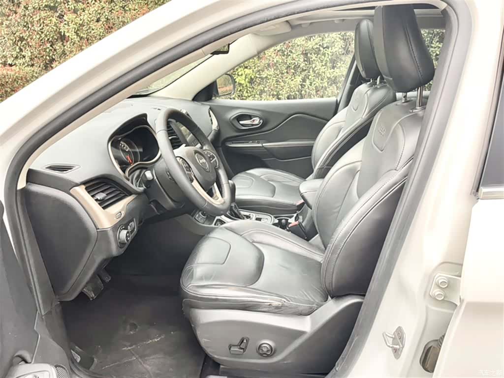 Jeep Cherokee, 2016 17
