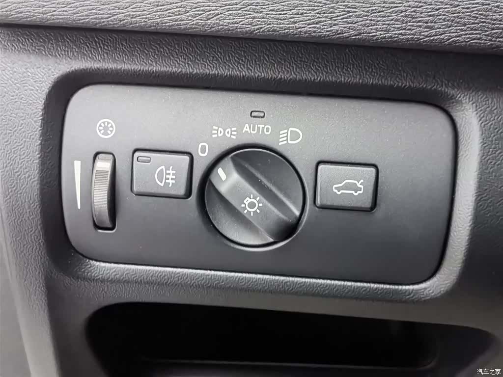 Volvo V40, 2014 21