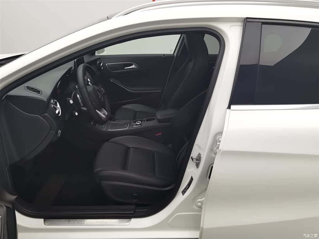Mercedes-Benz GLA, 2019 10