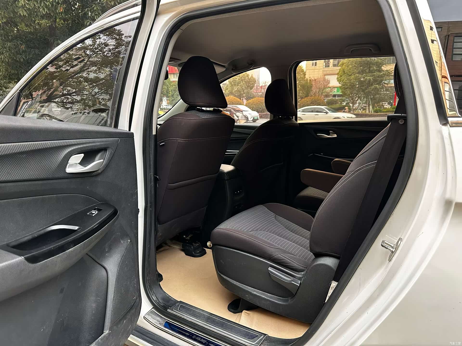 Wuling 730, 2019 6