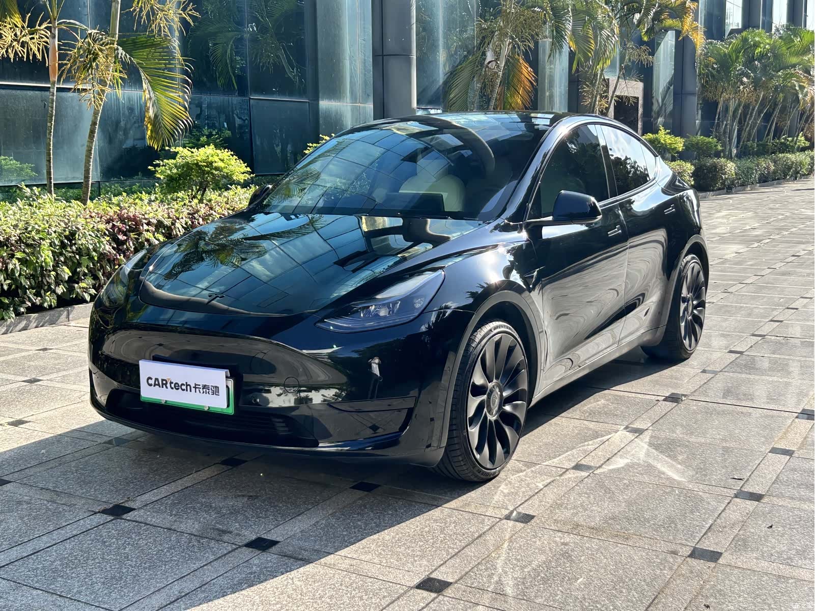 Tesla Model Y, 2022 1