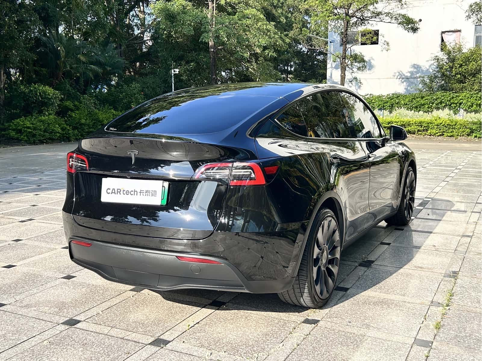 Tesla Model Y, 2022 3