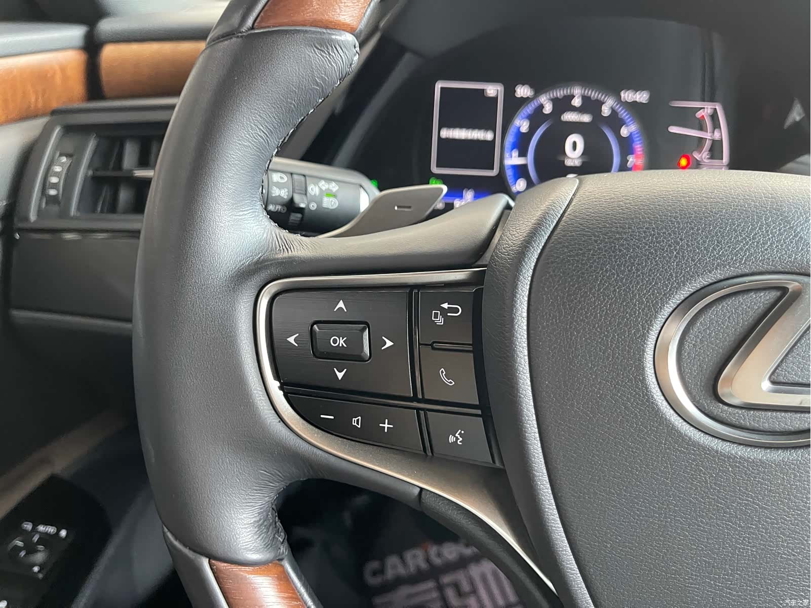 Lexus ES, 2023 17