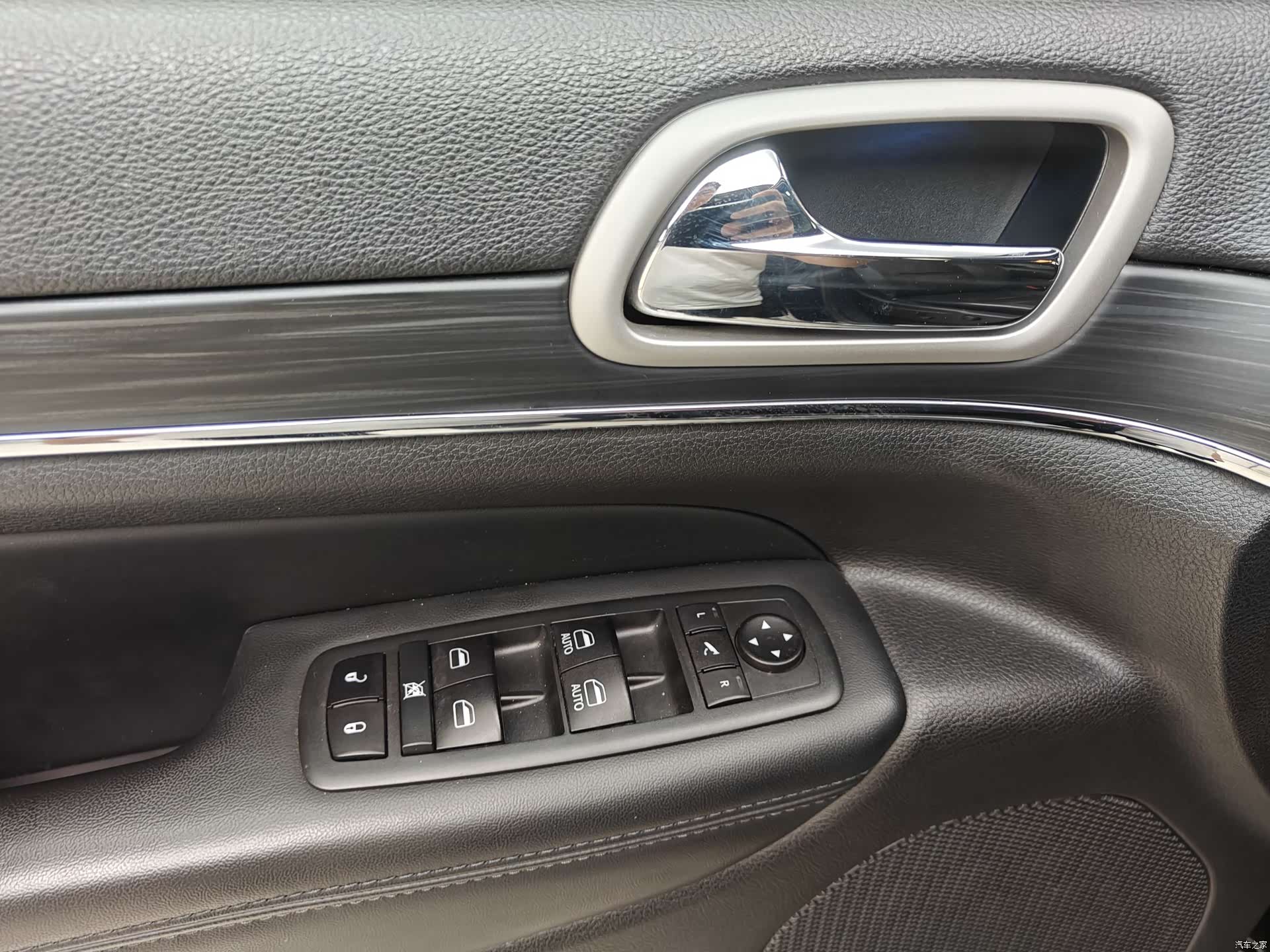 Jeep Grand Cherokee, 2020 18