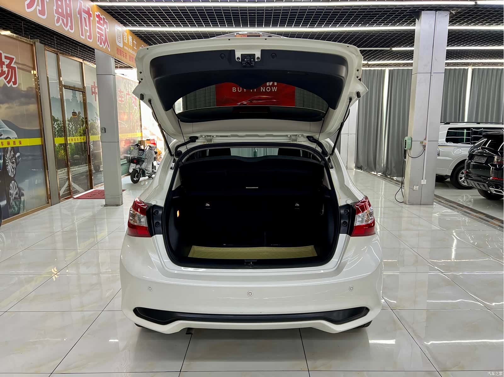 Nissan Tiida, 2021 8