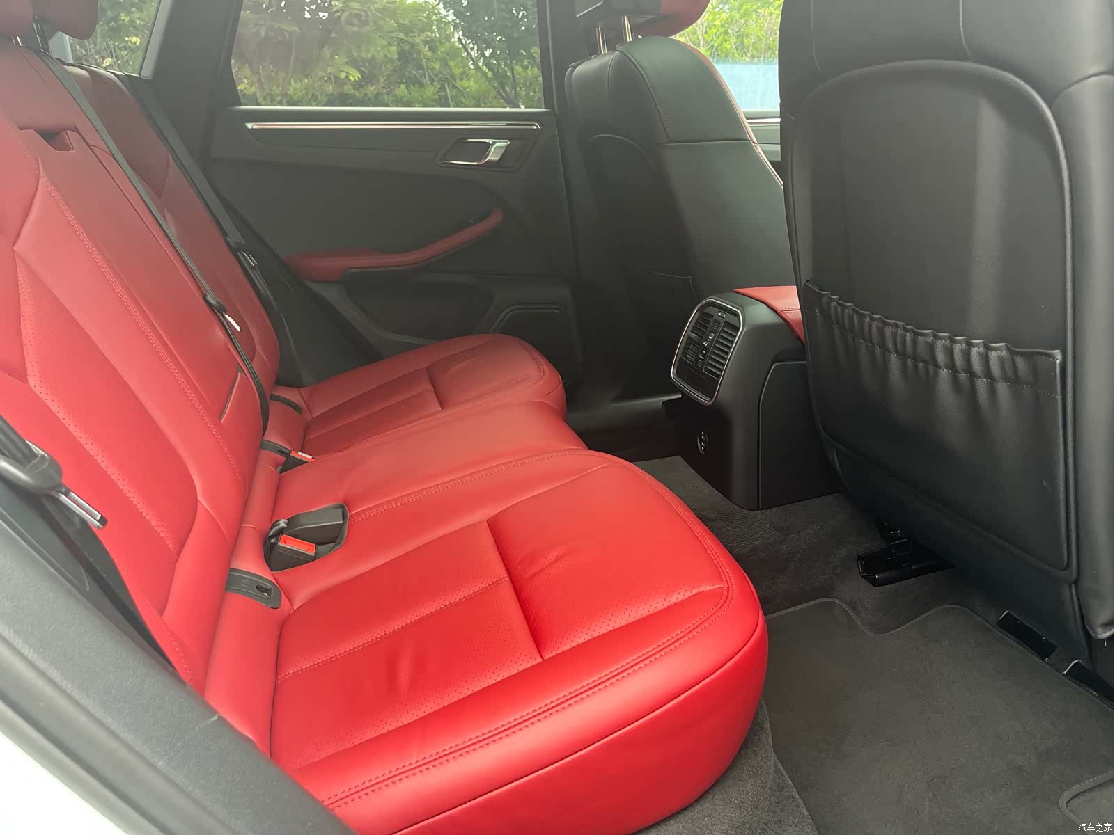 Porsche Macan, 2024 11